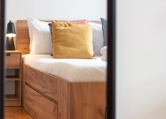 Daire Miragaia W Patio By Lovelystay Porto