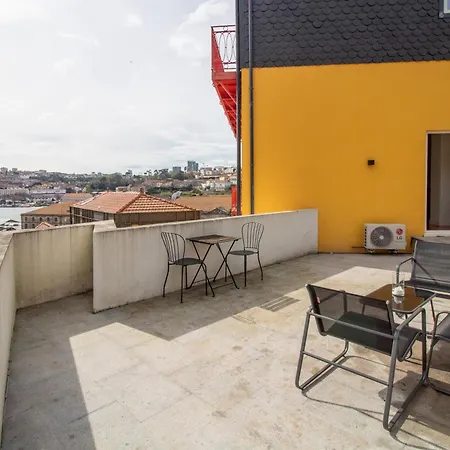 Apartment Miragaia W Patio By Lovelystay Porto